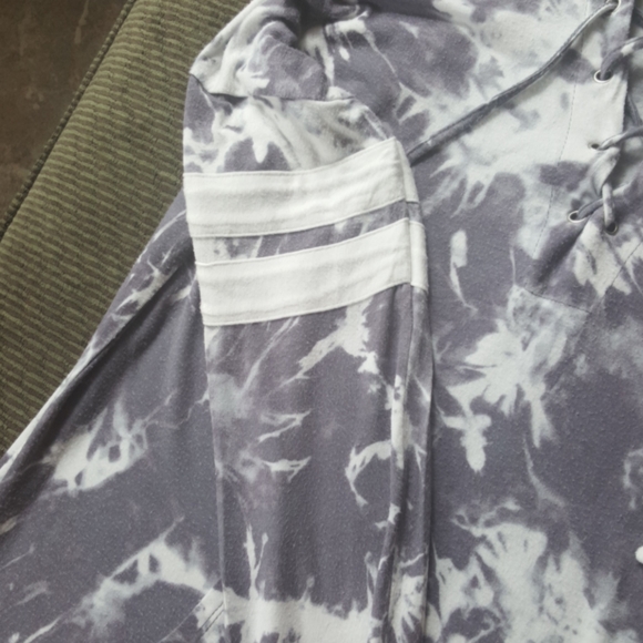 Pink Rose Hooded Shirt - Picture 11 of 11